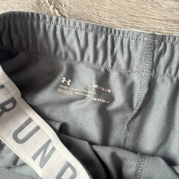 Under armour shorts size Medium - Picture 3 of 4